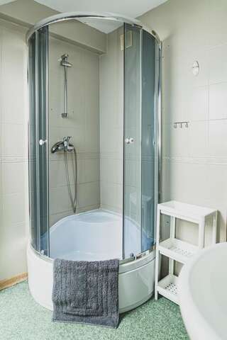 Мини-отель Zajazd Pod Lipami Lipno Двухместный номер с 1 кроватью и собственной ванной комнатой-3